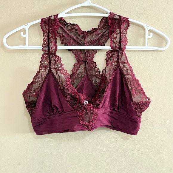 4/$10🎄Deep Red Lace Bralette with Plunging Neckline & Racer Back - Picture 2 of 12